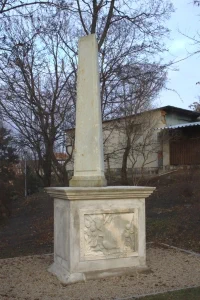 Ptačí obelisk v Riegrových sadech